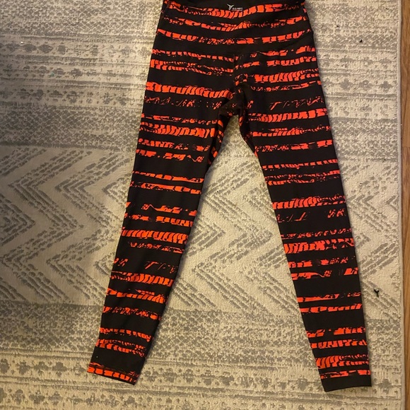 Black and Bright Orange print leggings - old navy size large - Picture 2 of 5